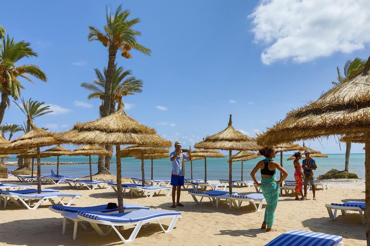 Hari Club Beach Resort Aghīr Exterior foto
